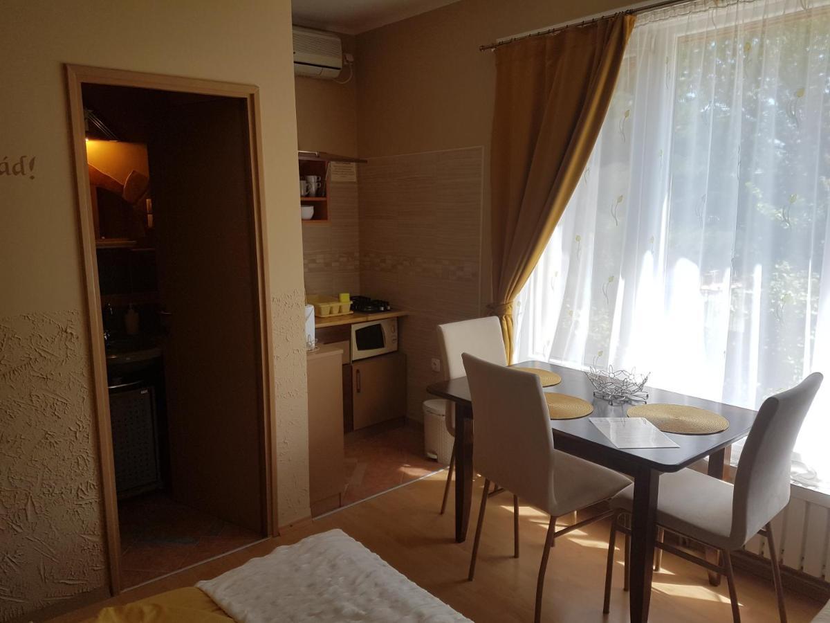 Rozsa Apartman Alsóörs Buitenkant foto