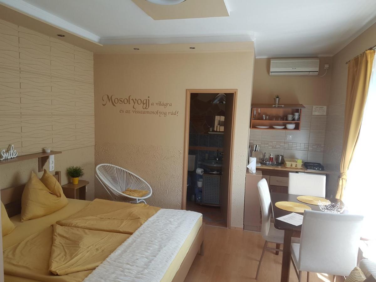 Rozsa Apartman Alsóörs Buitenkant foto