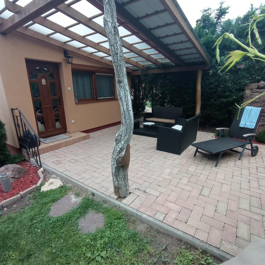 Rozsa Apartman Alsóörs Buitenkant foto