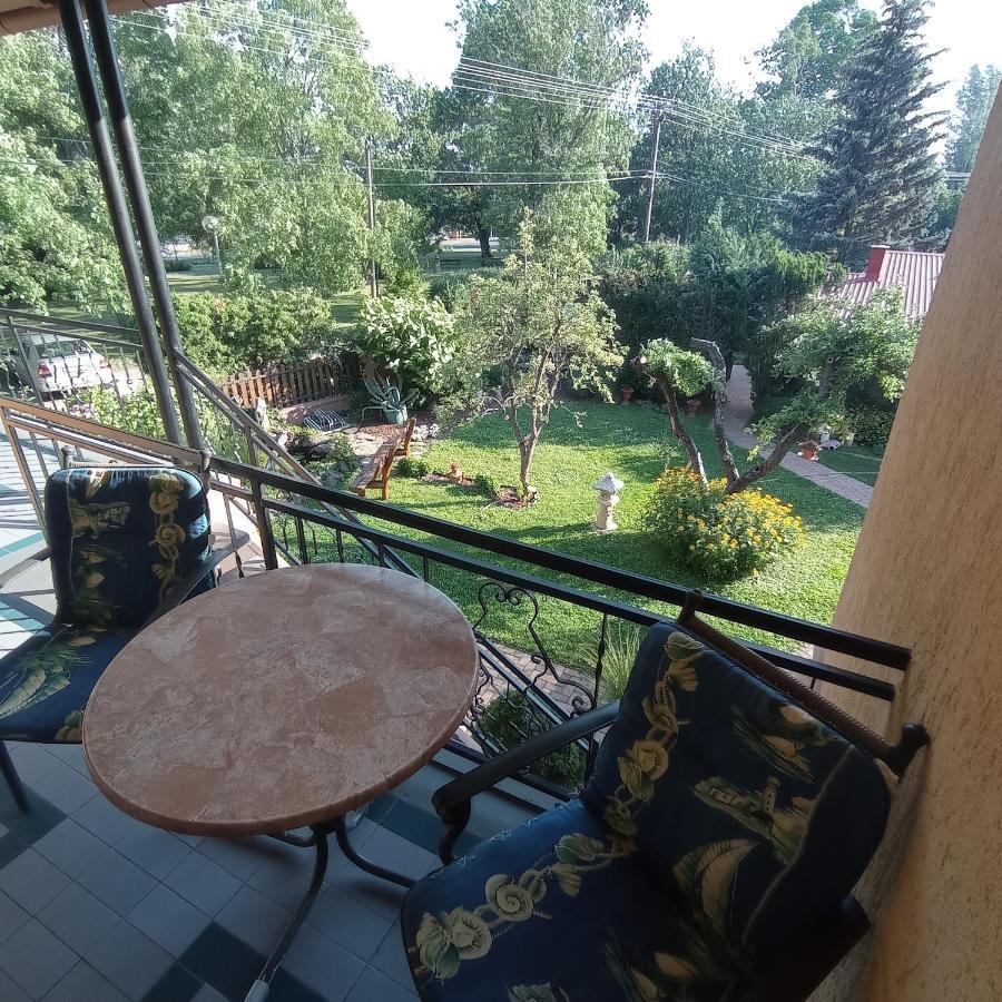 Rozsa Apartman Alsóörs Buitenkant foto