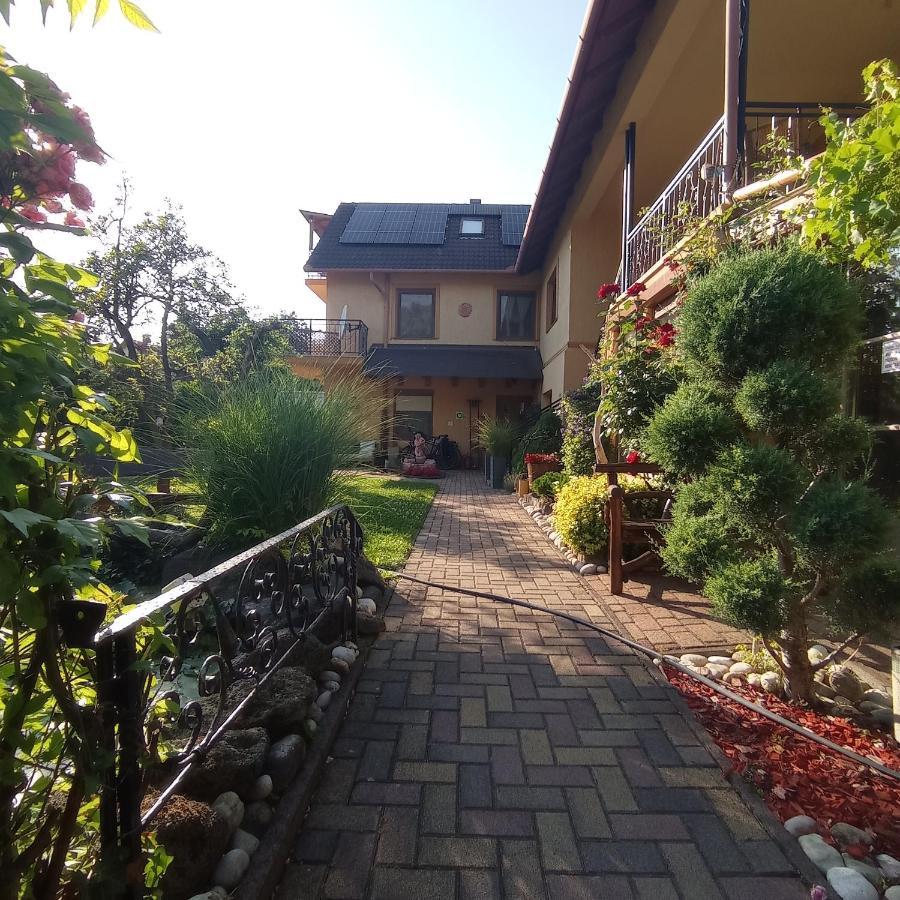 Rozsa Apartman Alsóörs Buitenkant foto