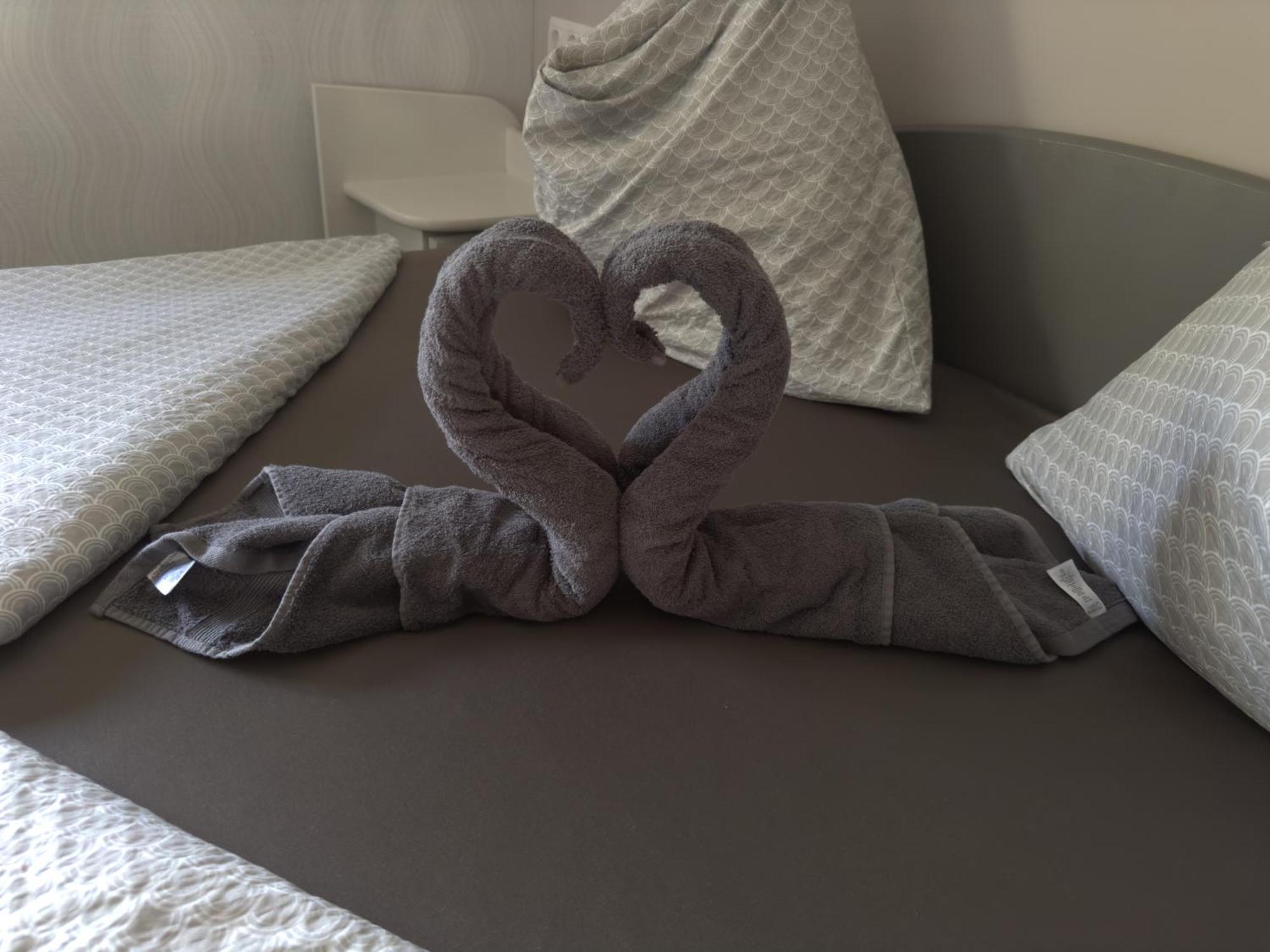 Rozsa Apartman Alsóörs Kamer foto